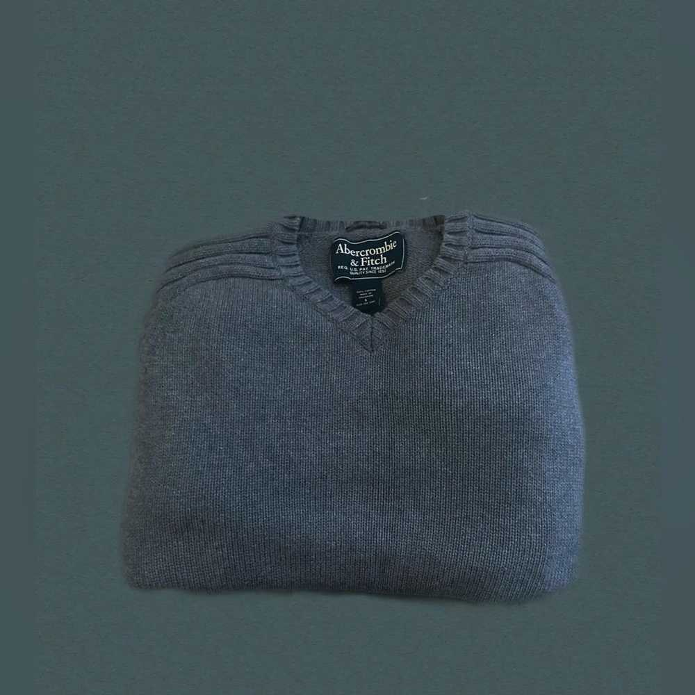 Abercrombie & Fitch knit sweater